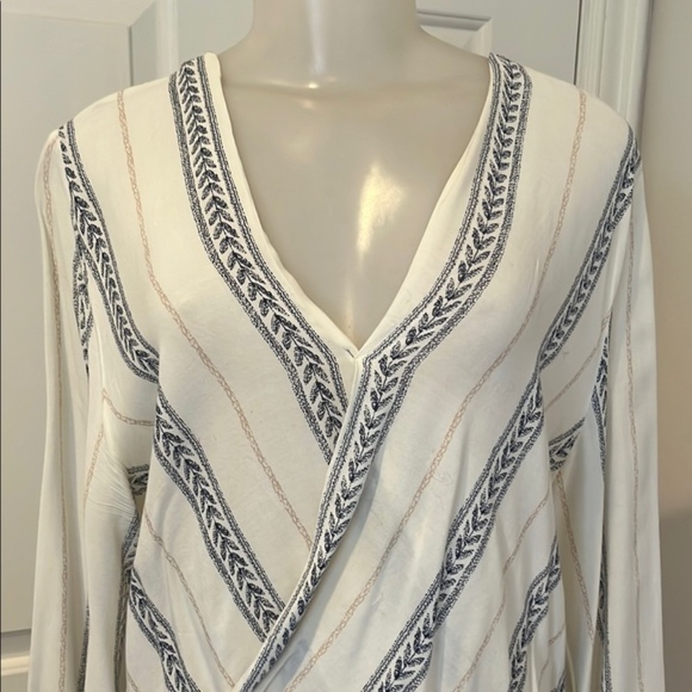 Into White and Blue Blouse with Elegant Design size 8 great condition